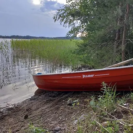 Viihtyisae Moekki Jaerven Rannalla *