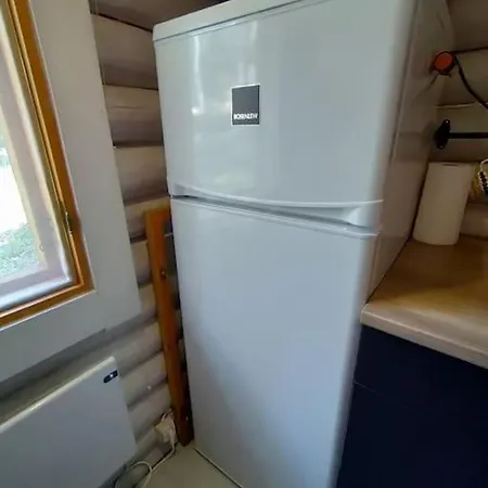 Viihtyisae Moekki Jaerven Rannalla Apartment