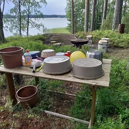 Viihtyisae Moekki Jaerven Rannalla Lägenhet