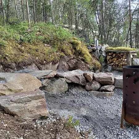 Viihtyisae Moekki Jaerven Rannalla Lägenhet