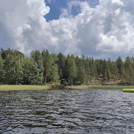 Viihtyisae Moekki Jaerven Rannalla Lägenhet *