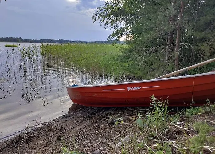 Viihtyisae Moekki Jaerven Rannalla *
