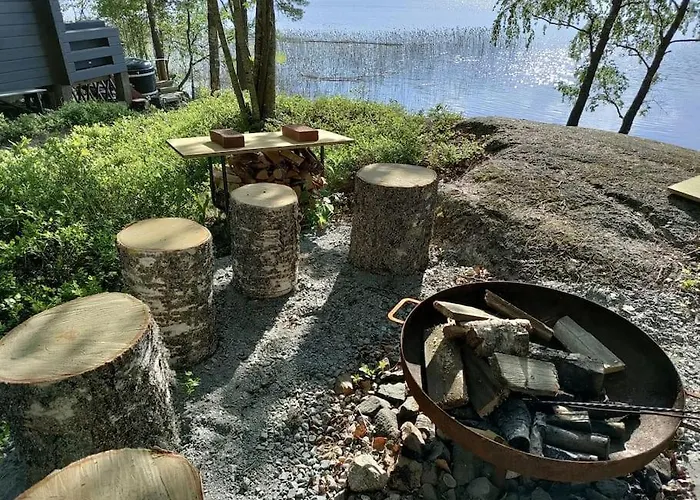 Viihtyisae Moekki Jaerven Rannalla Sysmä